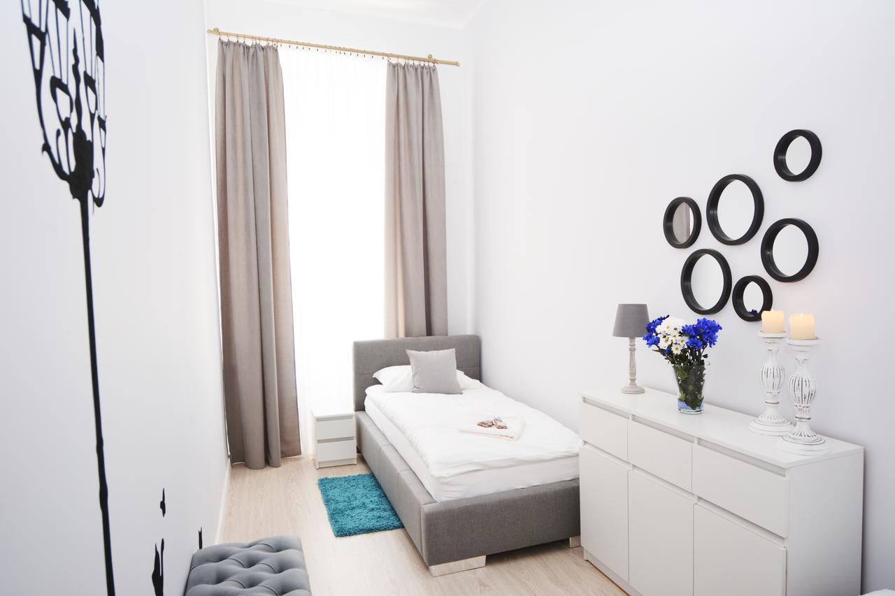 Apartament Pod Kopernikiem II Torun Bagian luar foto